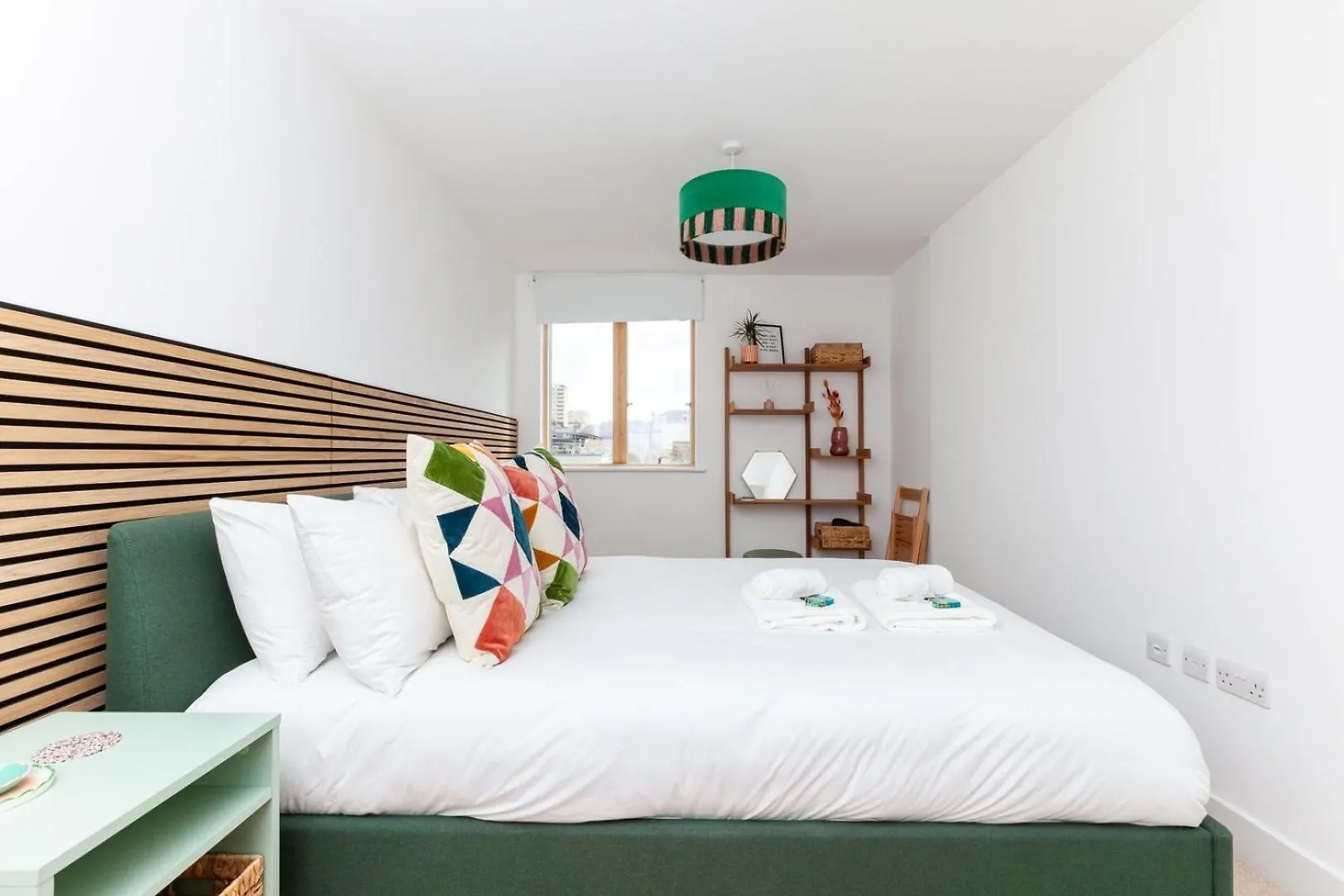 Guestready - Paradise Break In Brighton 0*,